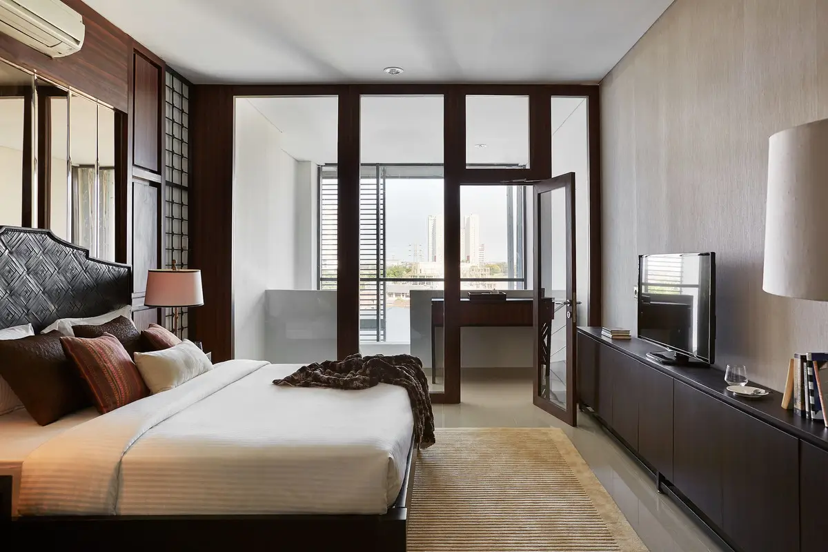 Modern SOHO Workspace