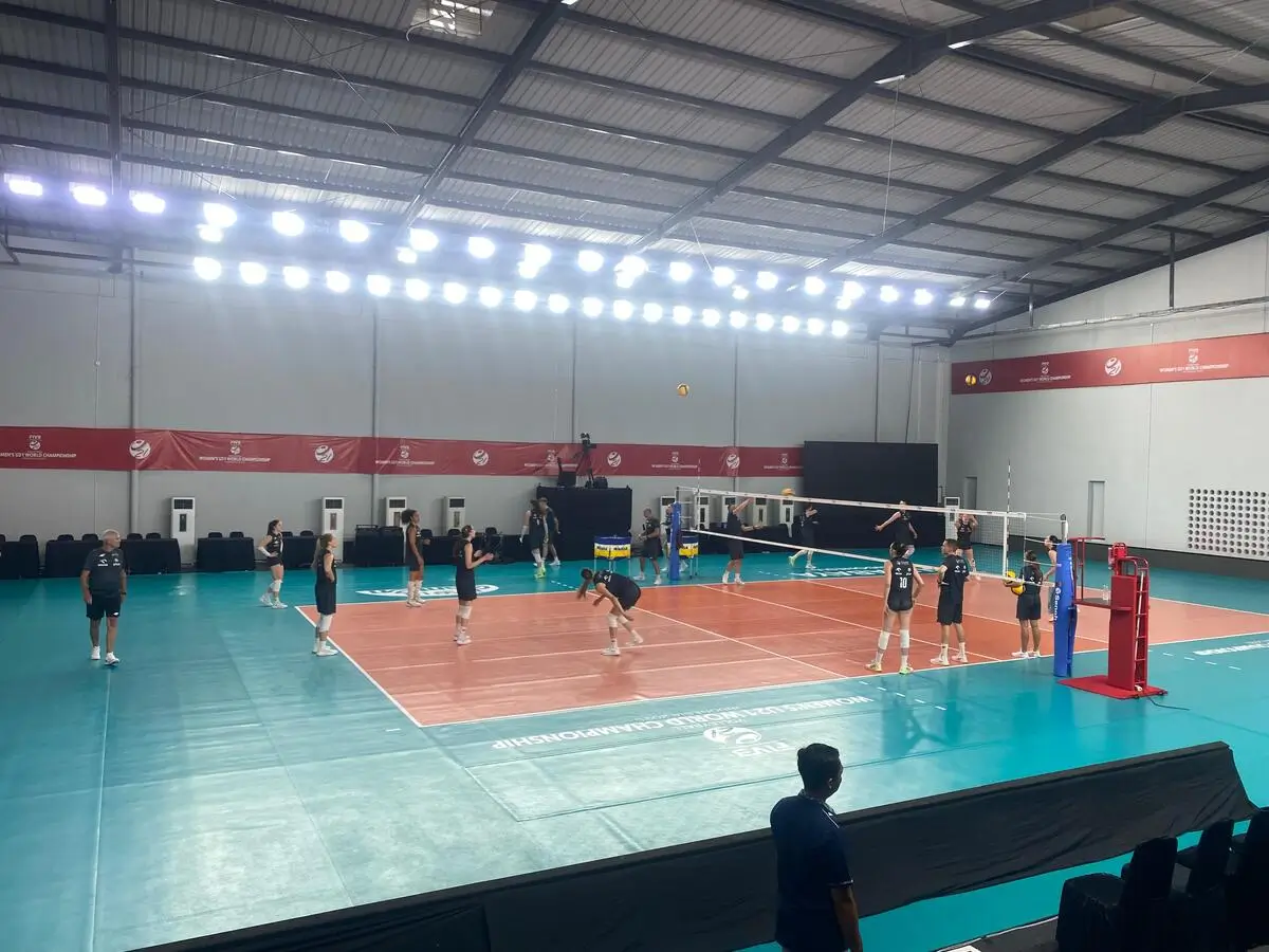 VOLLEYBALL